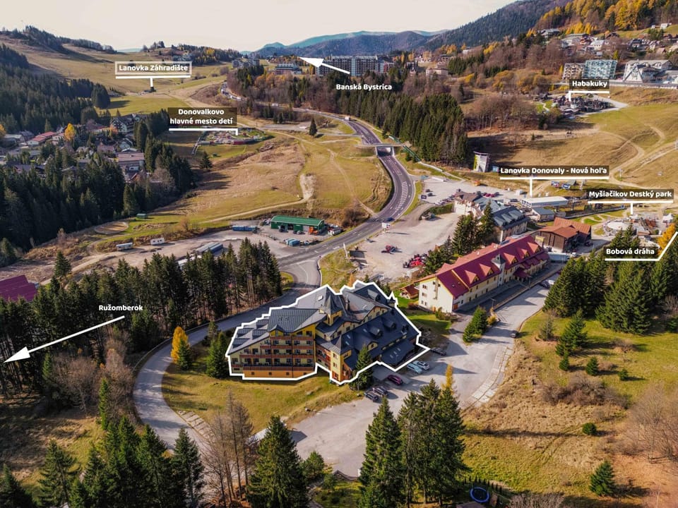 Property building, Natural landscape, Skiing, Mountain view