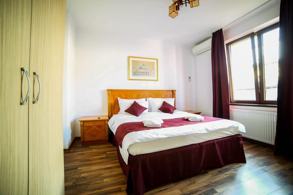 Bed, Photo of the whole room, Bedroom, towels, wardrobe