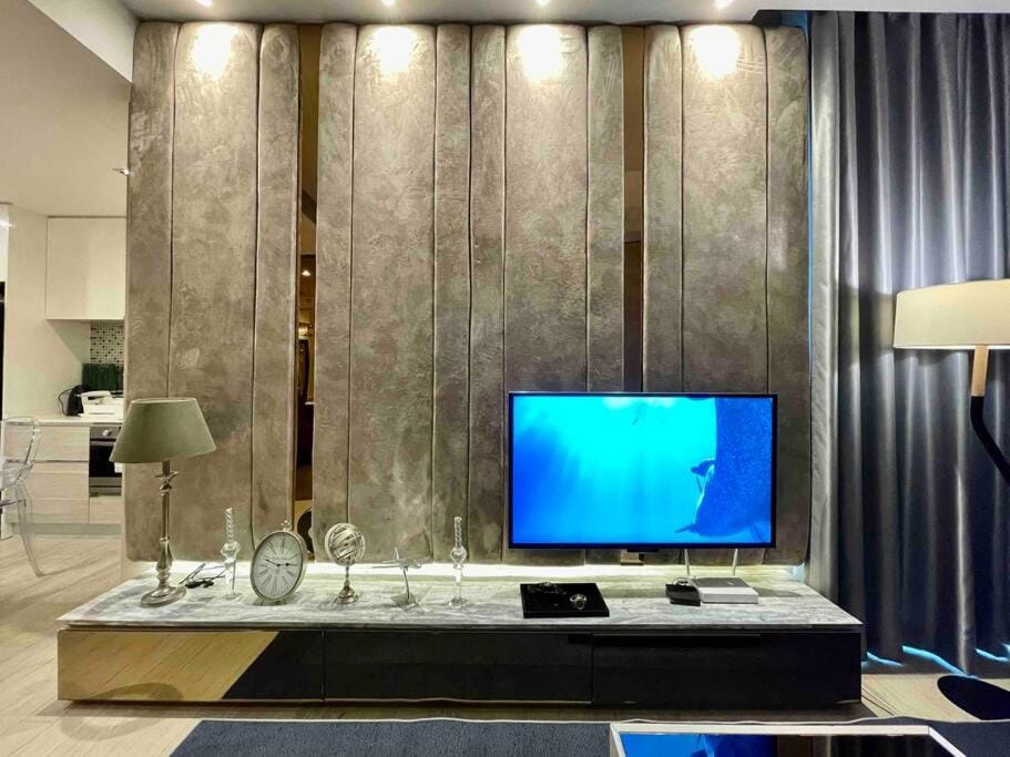 Luxurious in Prime Area Bangkok (PickupService) Apartment in Bangkok
