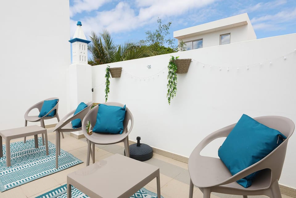 Patio, Balcony/Terrace, Living room, Seating area