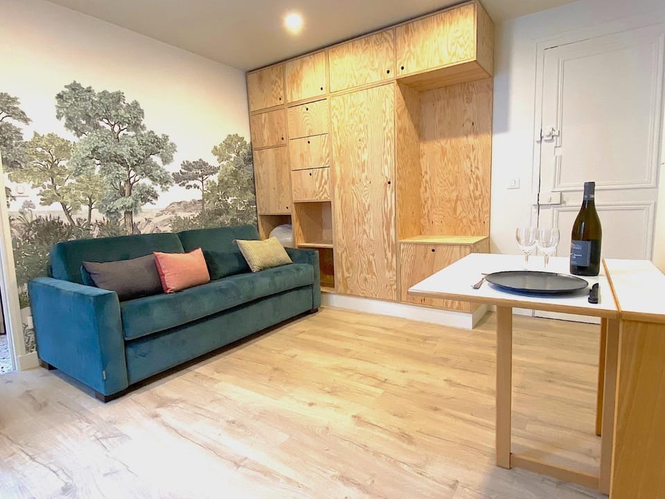 Living room, Dining area, wardrobe
