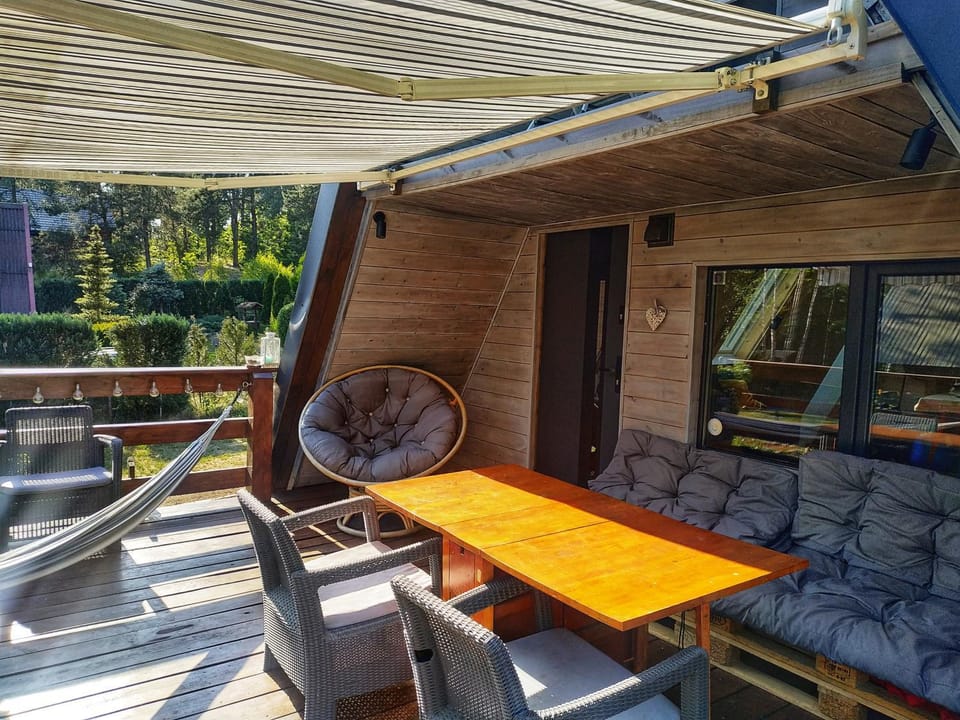 Patio, Day, Balcony/Terrace, Seating area