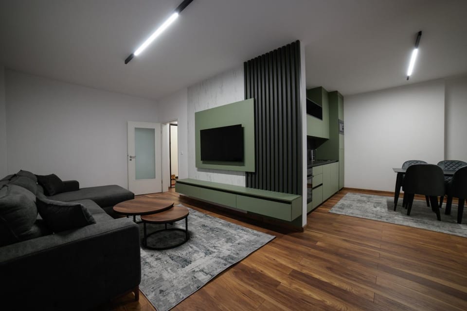 Communal lounge/ TV room, TV and multimedia, Living room, Seating area, Evening entertainment