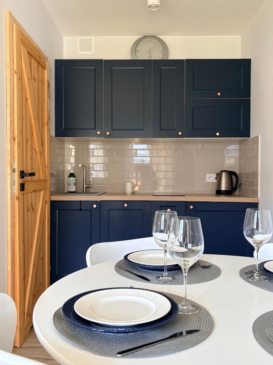 Dining area, kitchen