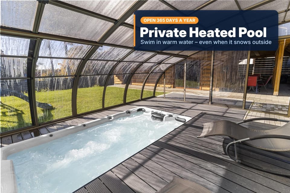 Property building, Spa and wellness centre/facilities, Pool view, Swimming pool, sunbed