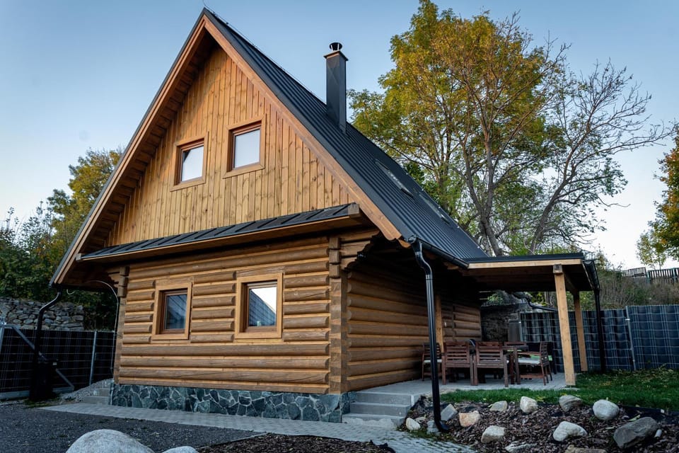 Property building, Garden, Balcony/Terrace
