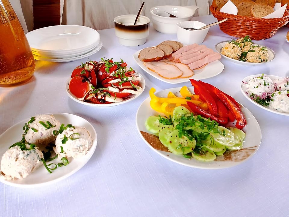 Food and drinks, Food, Breakfast, Continental breakfast, Buffet breakfast, Dinner