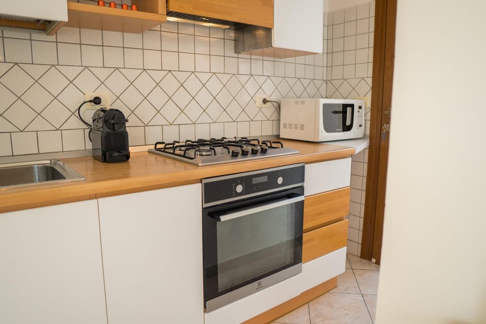 Kitchen or kitchenette, minibar, pet friendly, stove