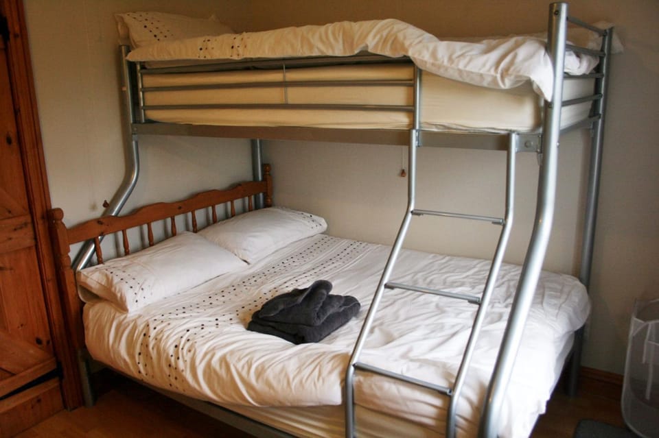 Bedroom, towels