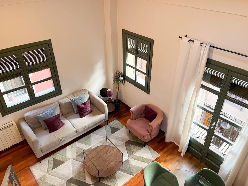 Modern apt in old town w cathedral views Apartment in Girona