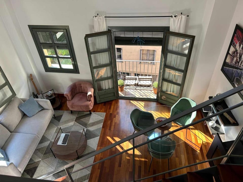 Modern apt in old town w cathedral views Apartment in Girona