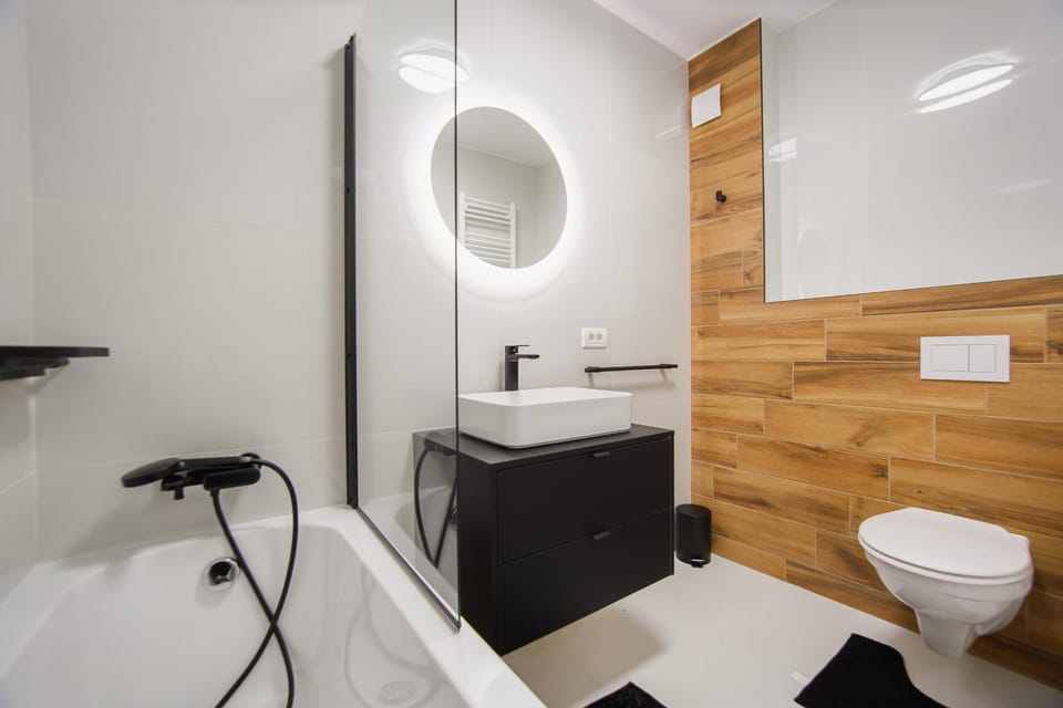 Shower, Toilet, Bathroom, Bath