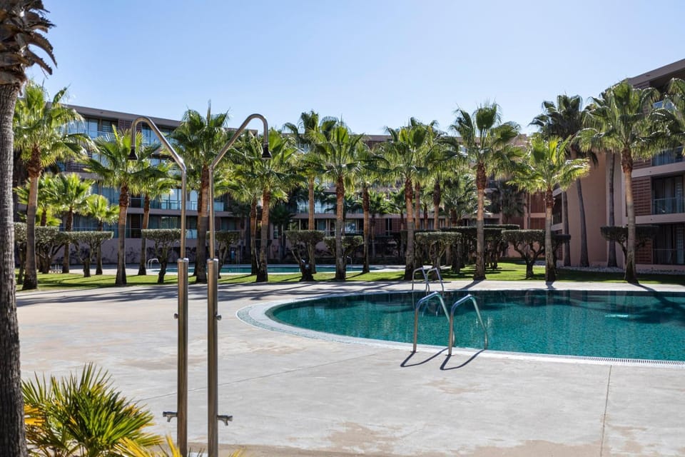 TAC - Salgados Beach Prime Pool Resort Apartment in Guia