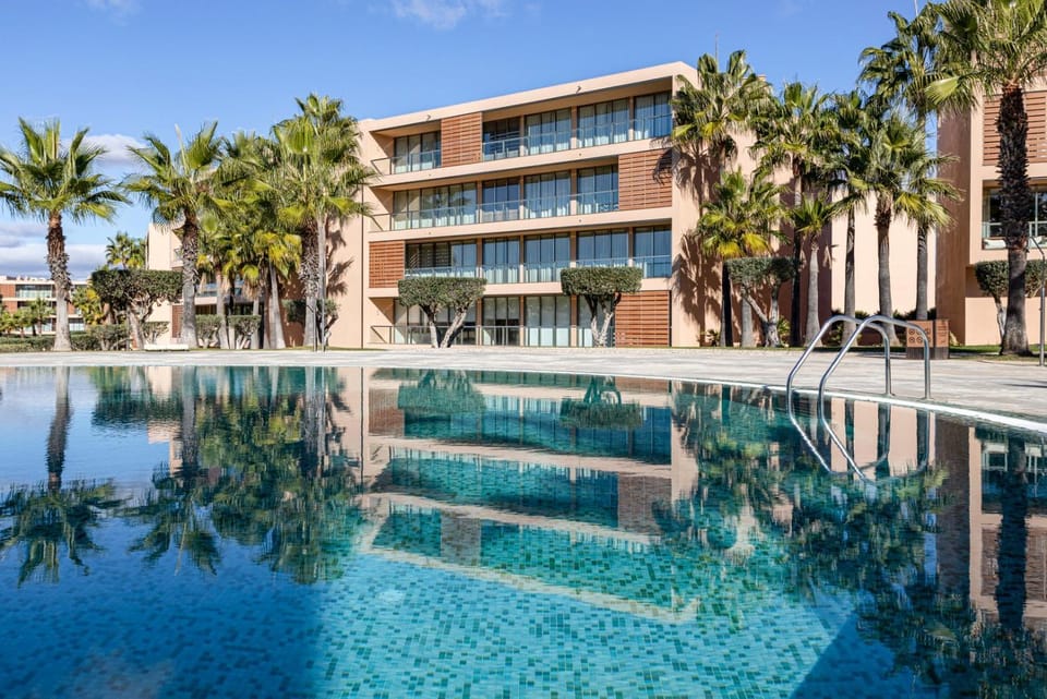 TAC - Salgados Beach Prime Pool Resort Apartment in Guia