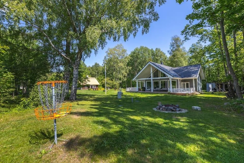 Day, Garden view