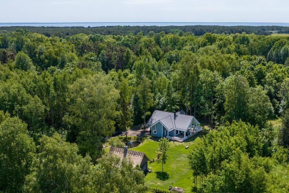Property building, Day, Natural landscape