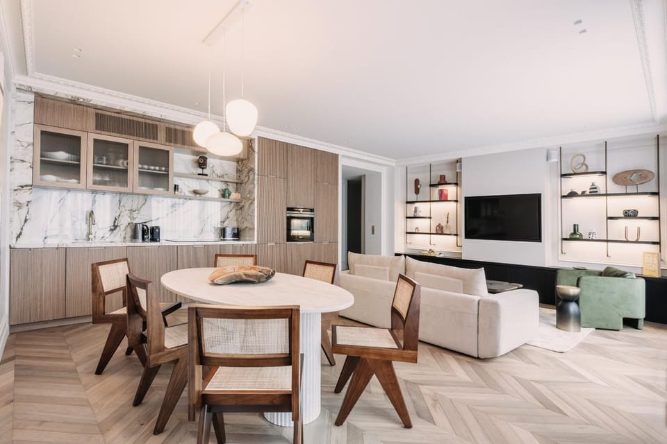 TV and multimedia, Kitchen or kitchenette, Living room, Seating area, Dining area, minibar, oven, pet friendly