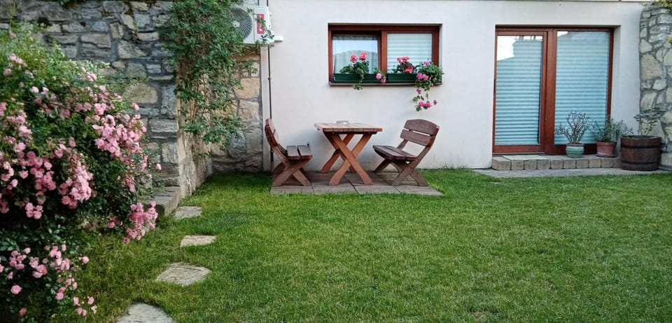 Spring, Garden, Balcony/Terrace, Evening entertainment