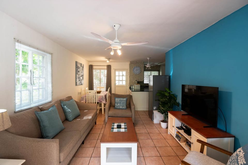 TV and multimedia, Living room, Dining area