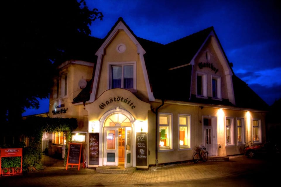 Property building, Restaurant/places to eat