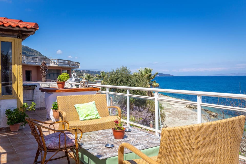 Day, Natural landscape, View (from property/room), Balcony/Terrace, Seating area, Sea view