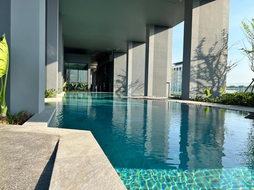 Swimming pool, Swimming pool