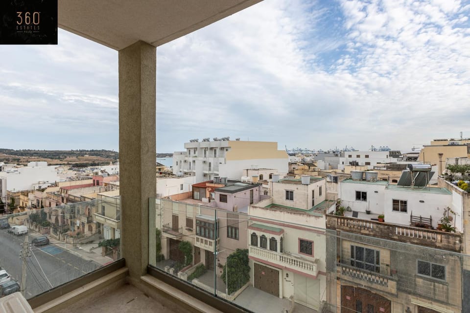 Lovely 2BR APT in a peaceful Neighbourhood w/WIFI by 360 Estates Apartment in Malta