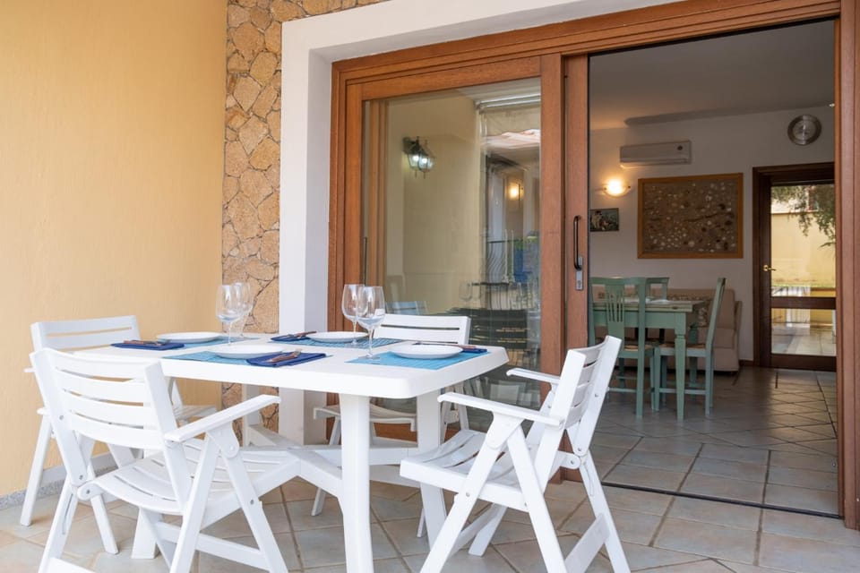 Patio, Dining area