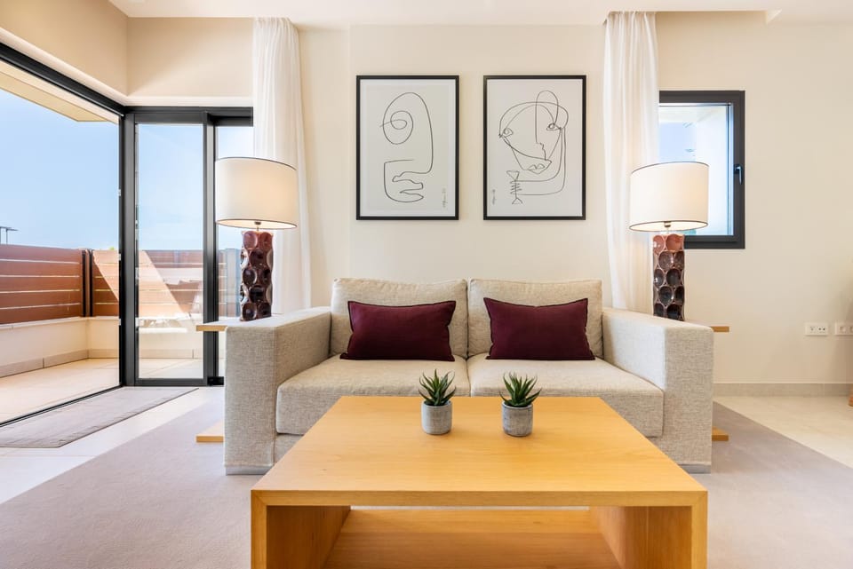 Communal lounge/ TV room, Living room