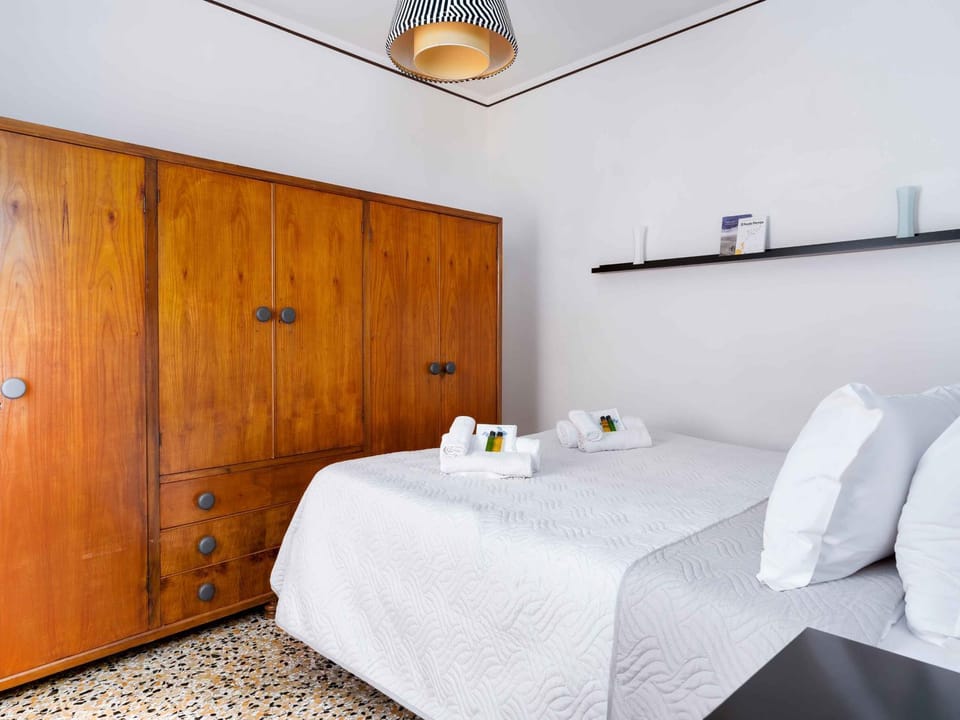 Bed, Photo of the whole room, Bedroom, towels, wardrobe, air conditioner