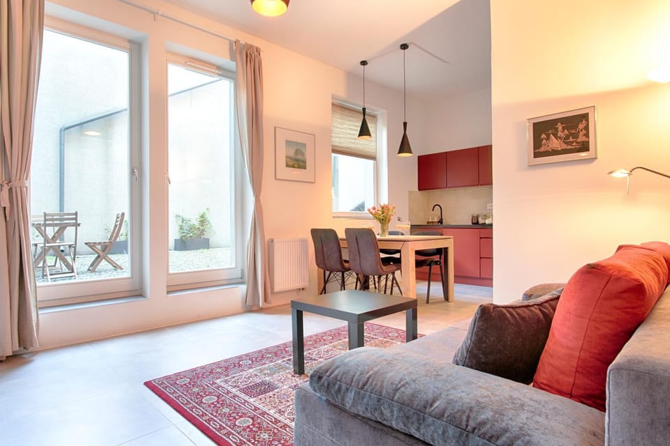 Kitchen or kitchenette, Living room, Seating area, Dining area