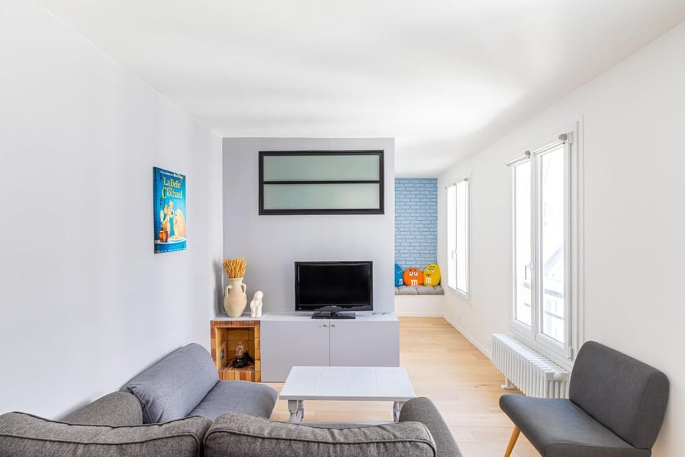 Stylish Paris Apartment near Louvre & Notre-Dame Apartment in Paris