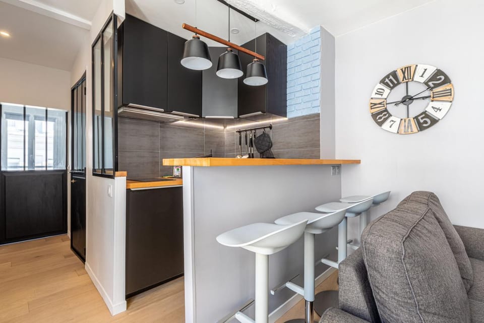Stylish Paris Apartment near Louvre & Notre-Dame Apartment in Paris
