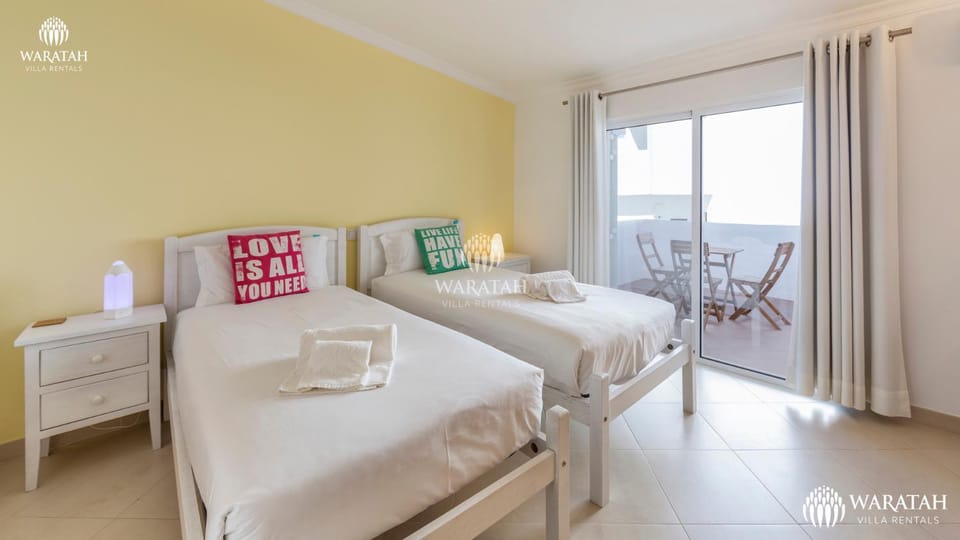 Townhouse Farah Villa in Faro District