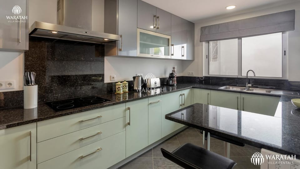 Townhouse Farah Villa in Faro District