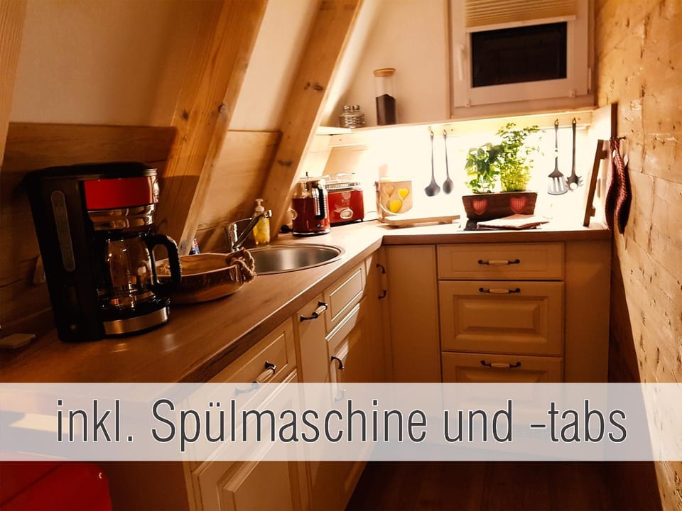 Coffee/tea facilities, Kitchen or kitchenette, dishwasher, minibar, stove, toaster