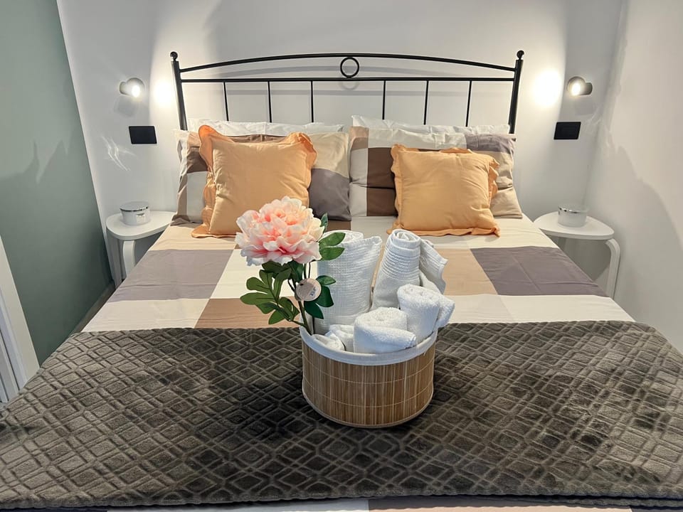 Ca Rota house free parking COMO Apartment in Como