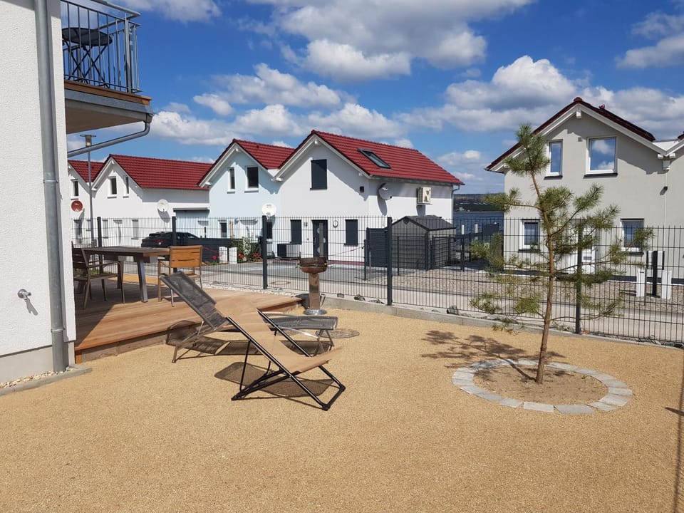 Garden, Balcony/Terrace