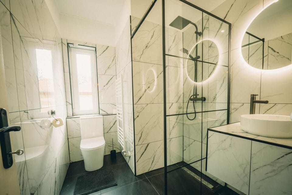 Shower, Toilet, Bathroom