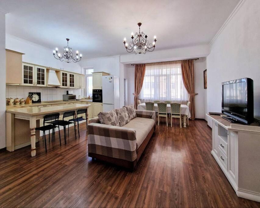 Оркендеу Apartment in Almaty