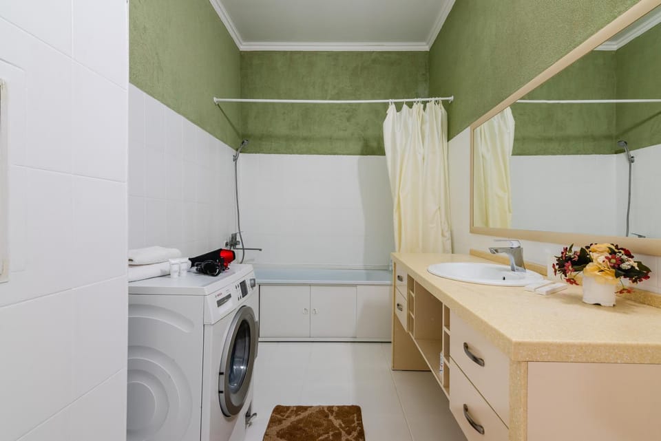 Оркендеу Apartment in Almaty