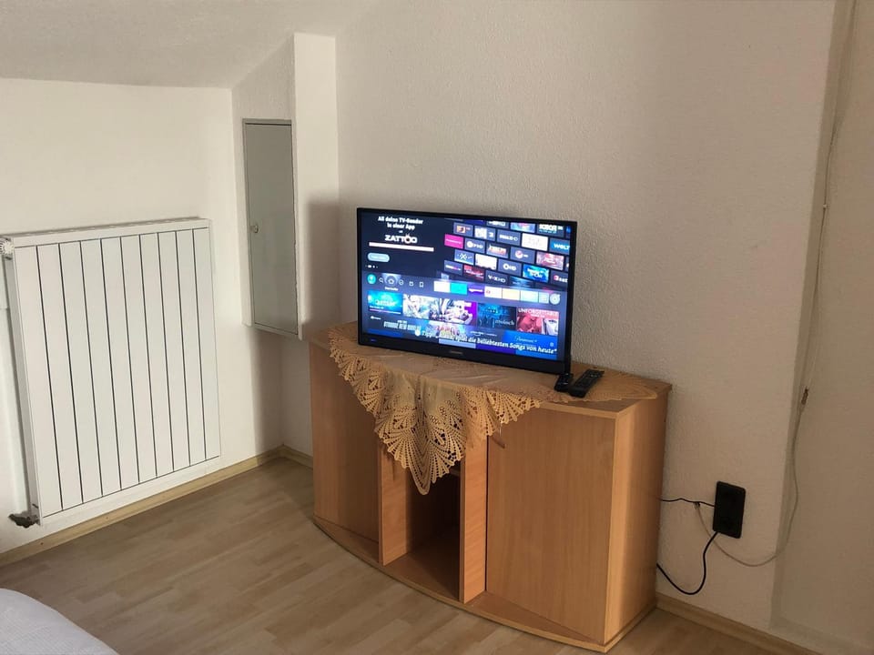TV and multimedia, Living room, Bedroom