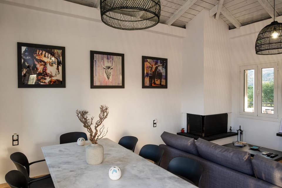 Living room, Decorative detail, Seating area, Dining area