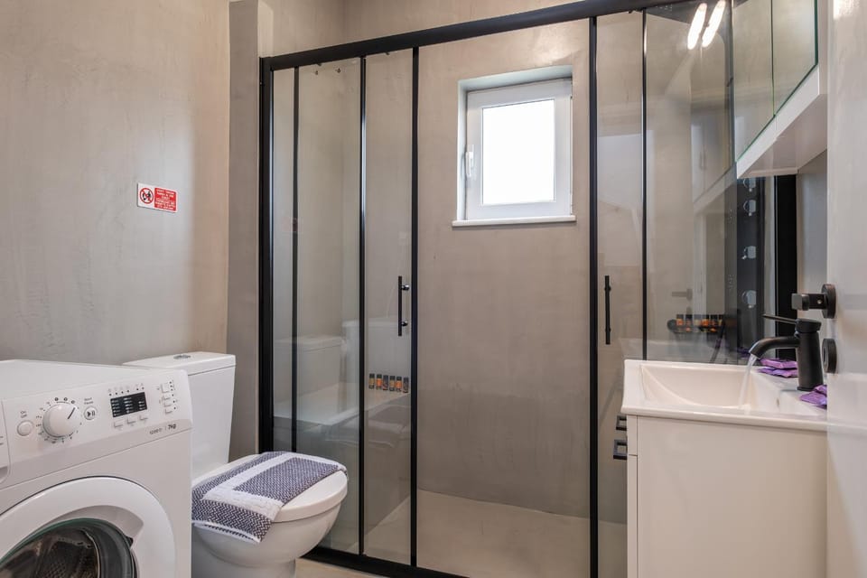 Shower, Bathroom, towels, dryer