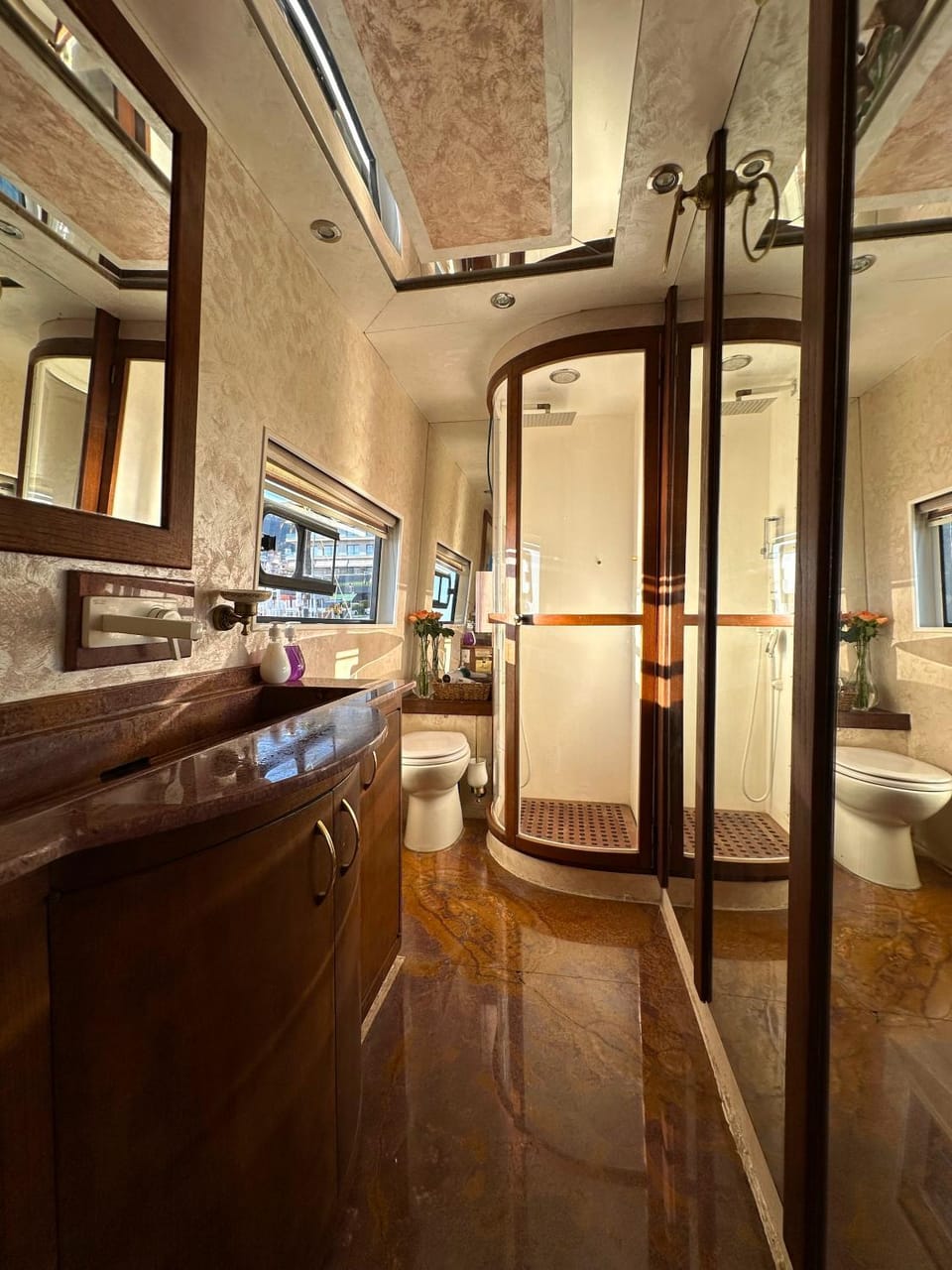 Bathroom, Kitchen or kitchenette