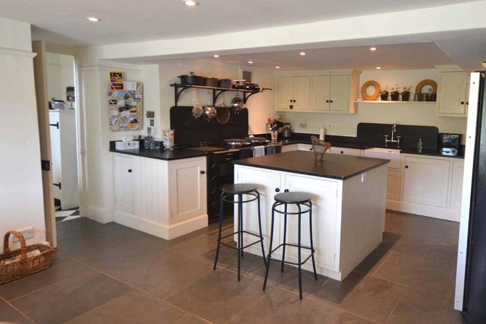 Bantham House, Bantham, South Devon - a few steps from golden sandy beaches House in England