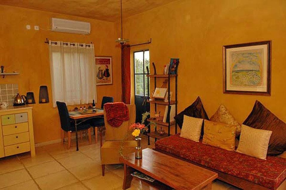 Seating area, Dining area