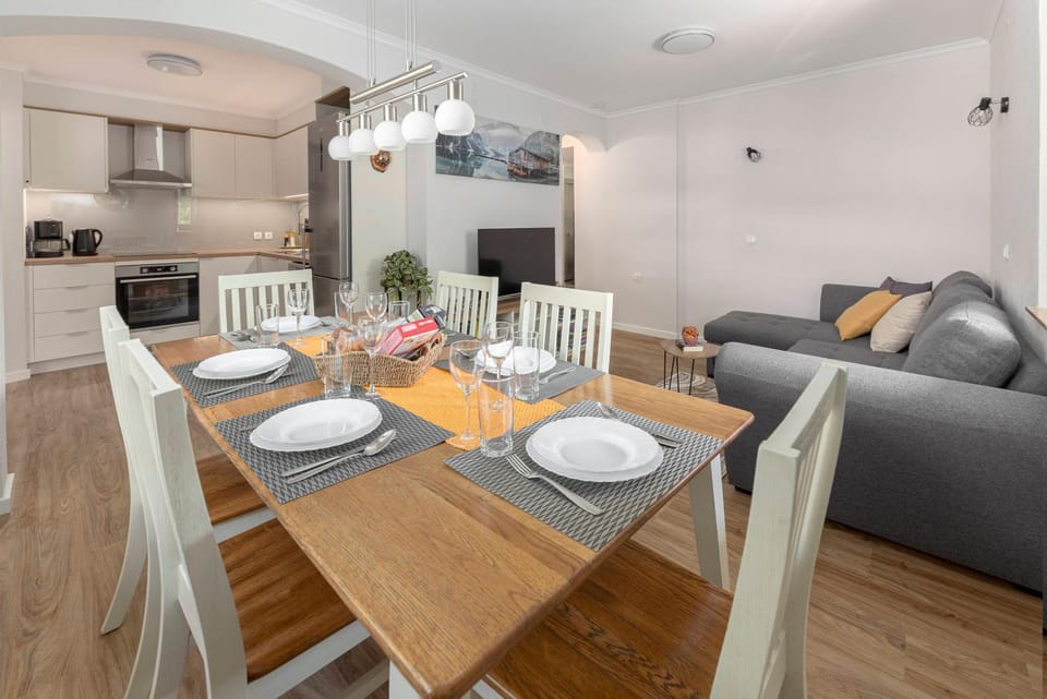 Communal lounge/ TV room, Living room, Seating area, Dining area, kitchen
