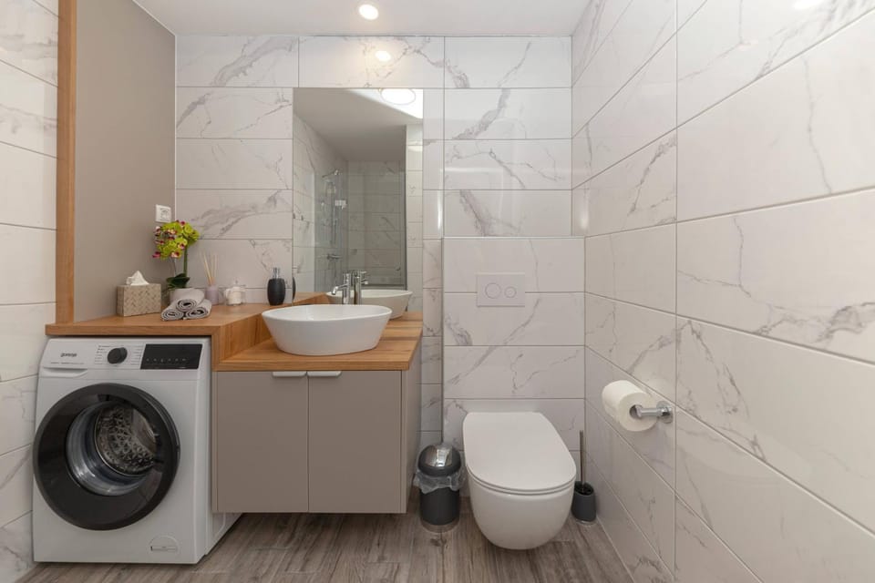 Shower, Toilet, Bathroom, washing machine