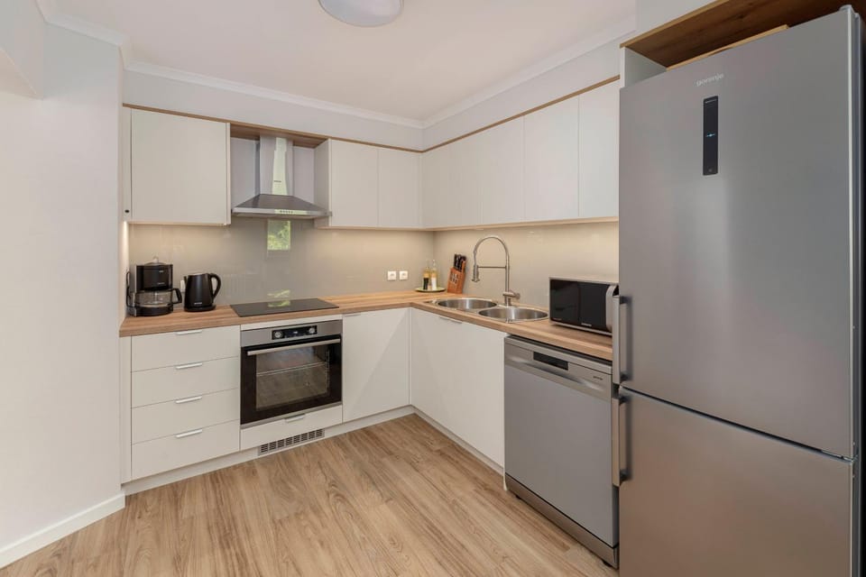 Coffee/tea facilities, dishwasher, oven, stove, kitchen, kitchen